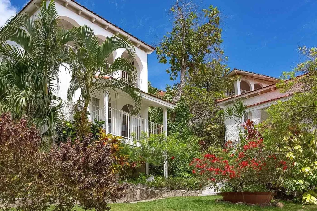 Mount Cinnamon -Caribbean resorts for solo travel